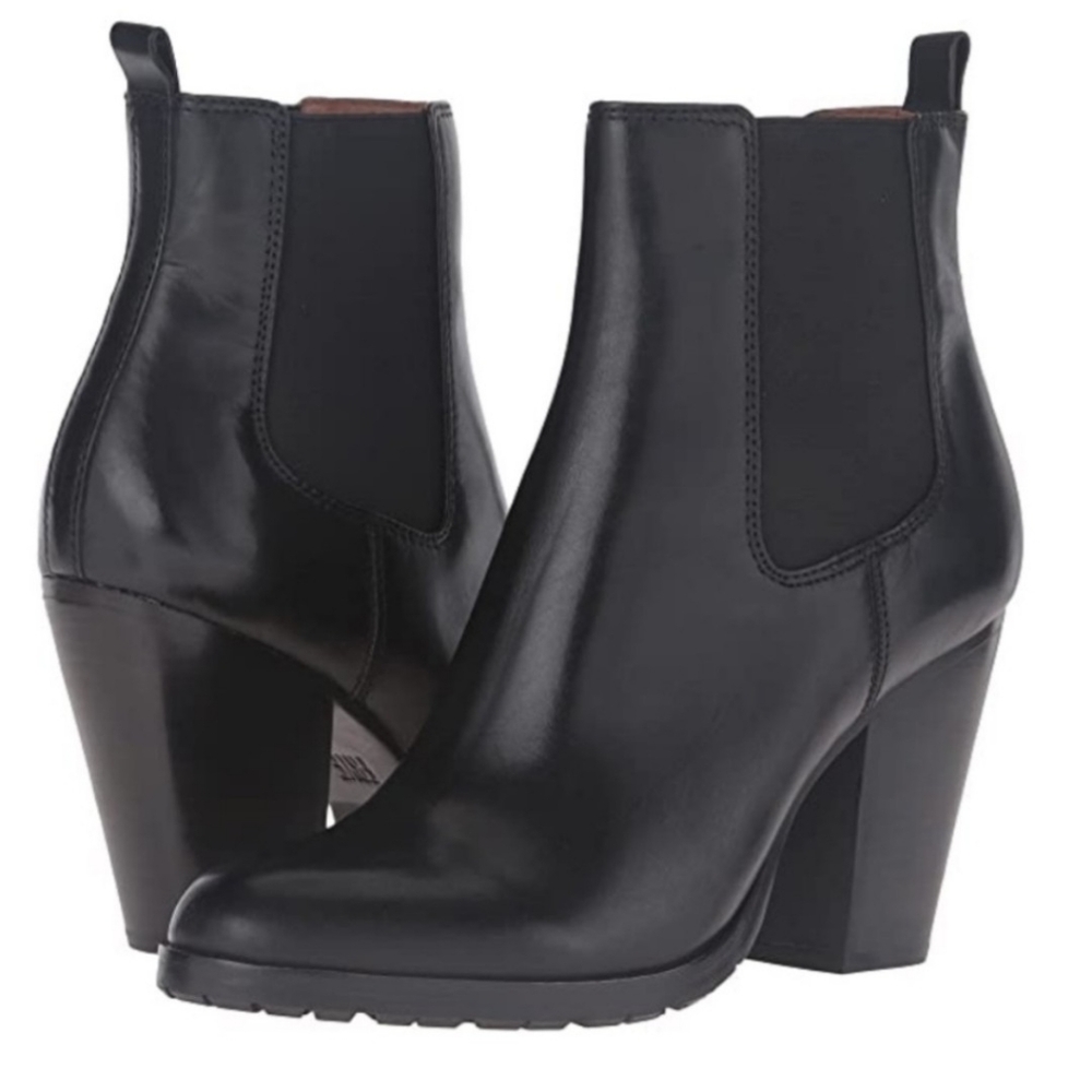 Fyre Tate Chelsea Boots 6.5